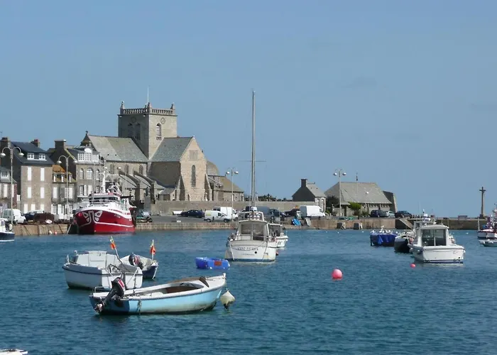 Manor In Cotentin With Historic Charm Hébergement de vacances